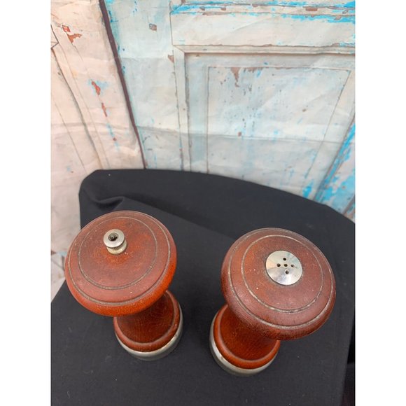 Verity Southall LTD. Wooden Salt Shaker and Pepper Mill Set - Picture 3 of 5